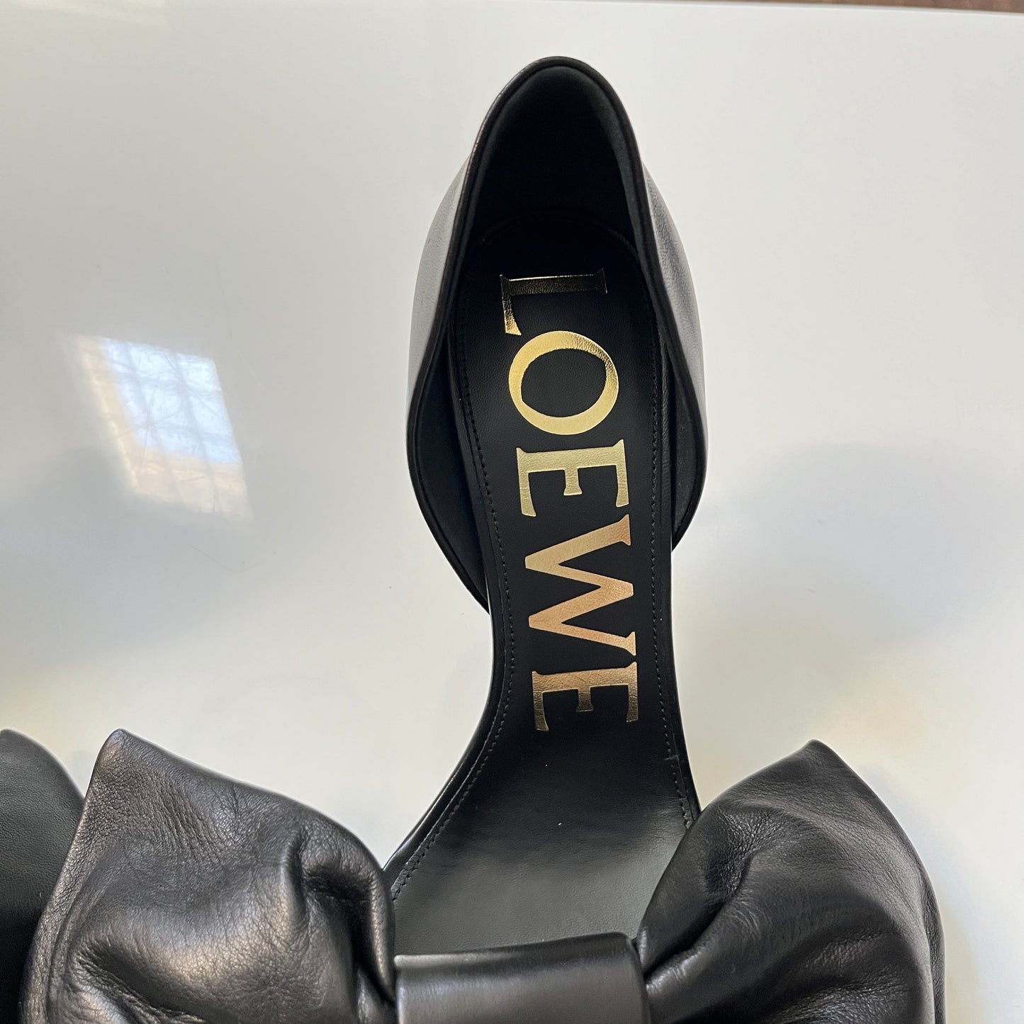 Loewe Toy Bow 90 Pump in Black