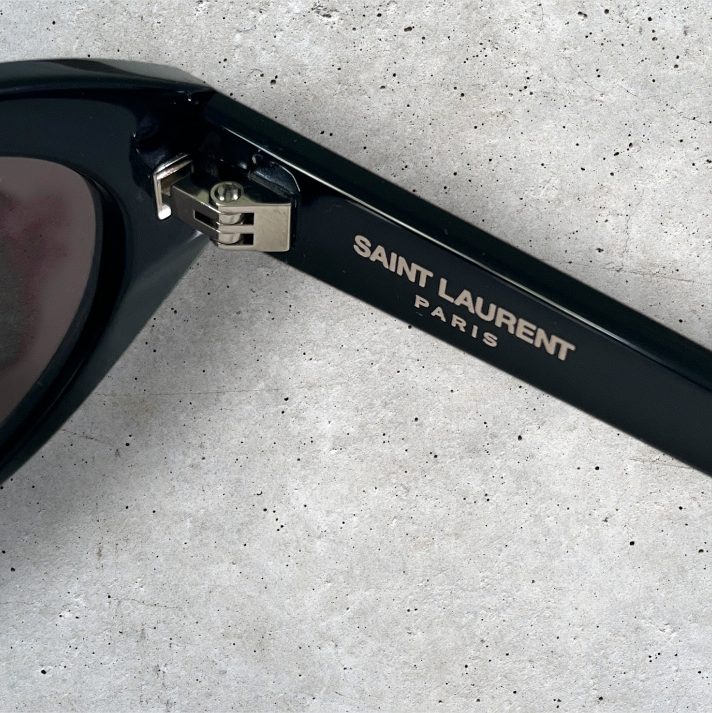 Saint Laurent Oval Sunglasses in Black