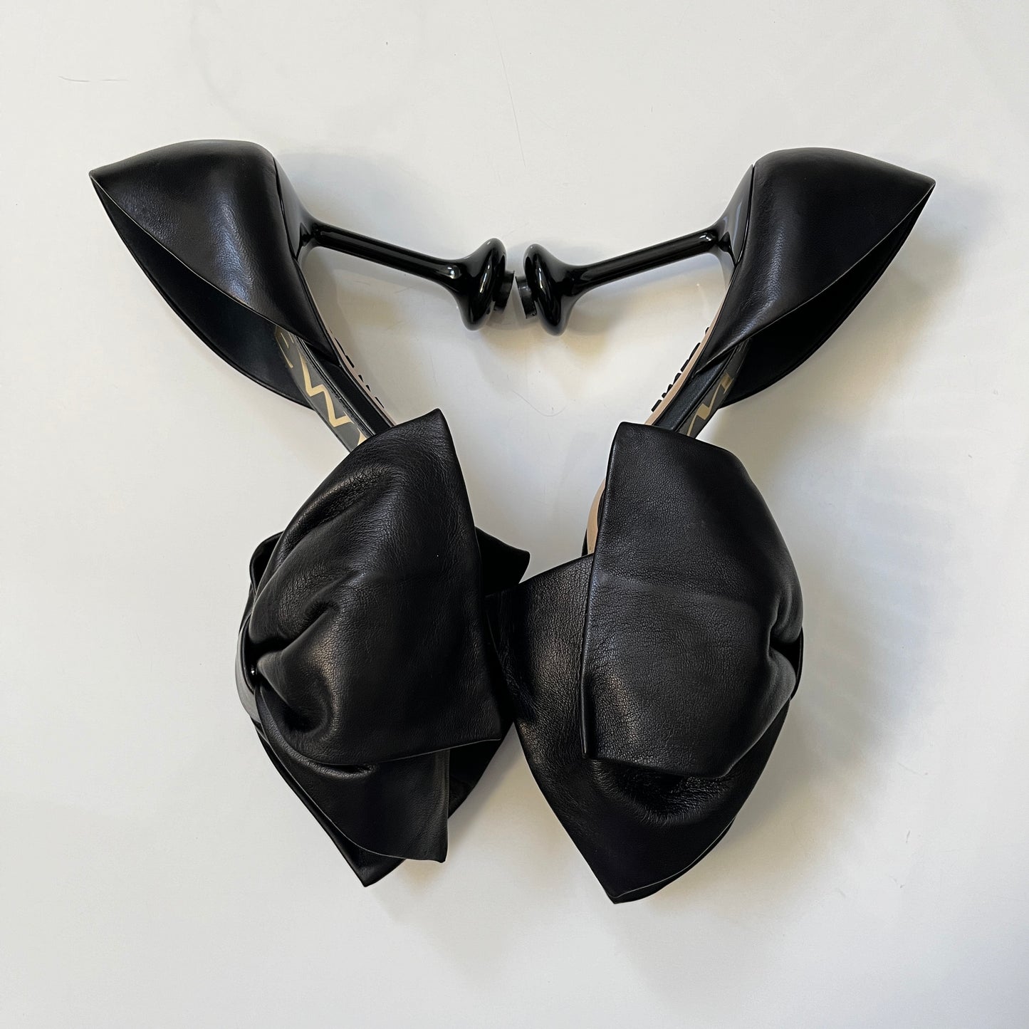 Loewe Toy Bow 90 Pump in Black