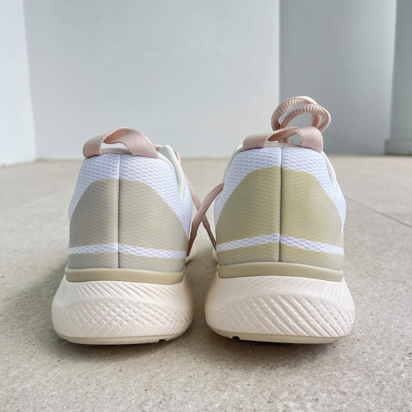 Veja Impala Sneaker in Eggshell Pierre