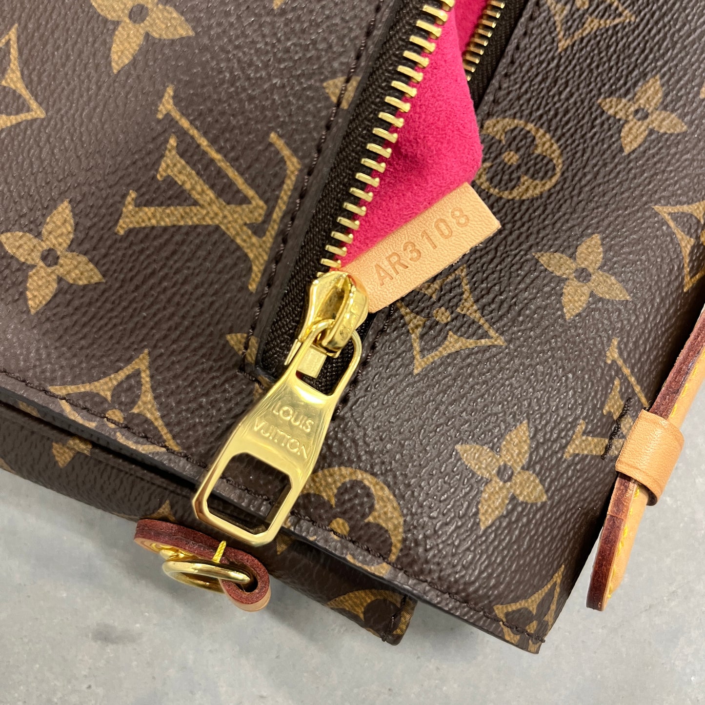 Louis Vuitton Monogram Patches Pochette Metis