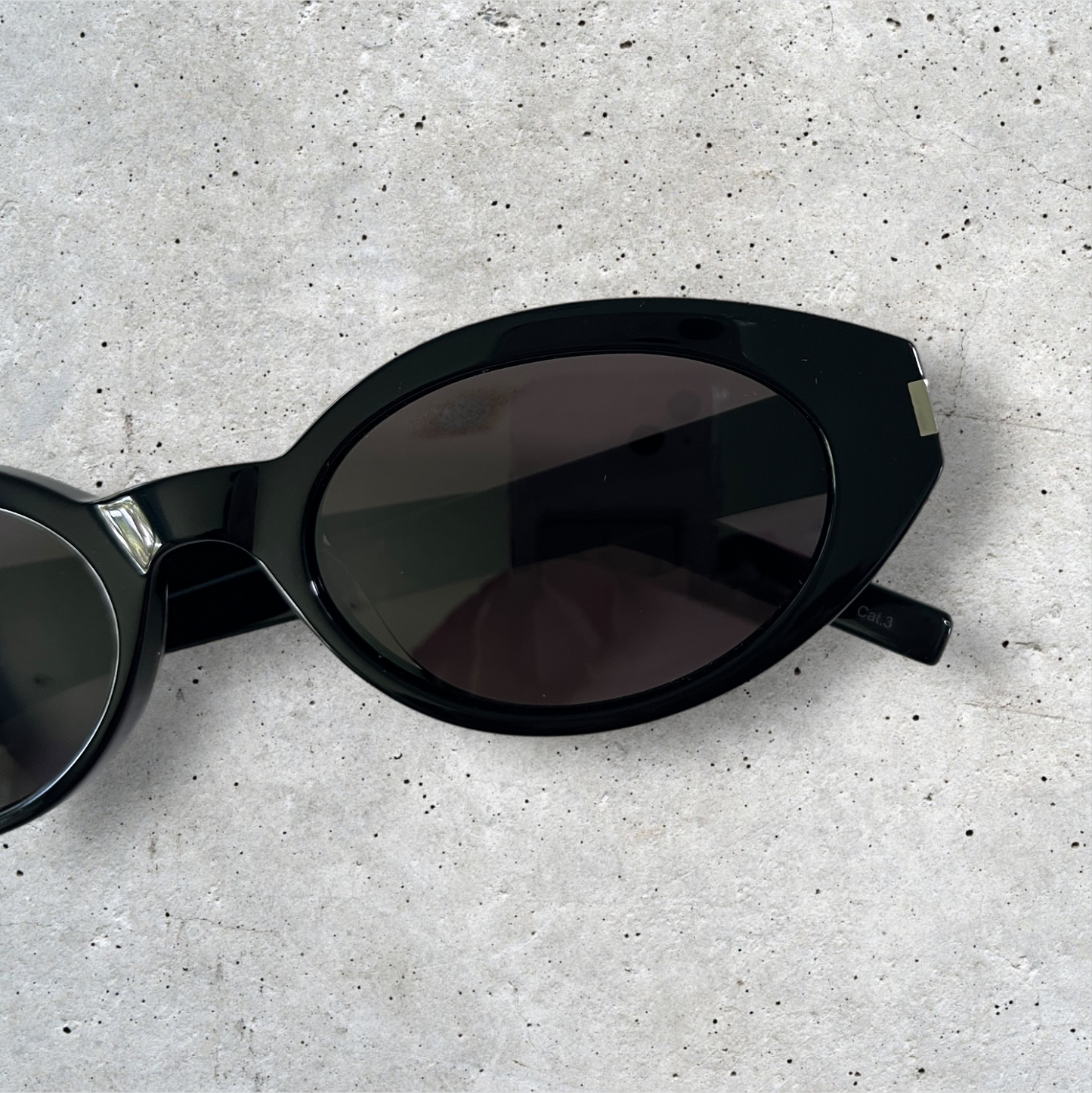 Saint Laurent Oval Sunglasses in Black