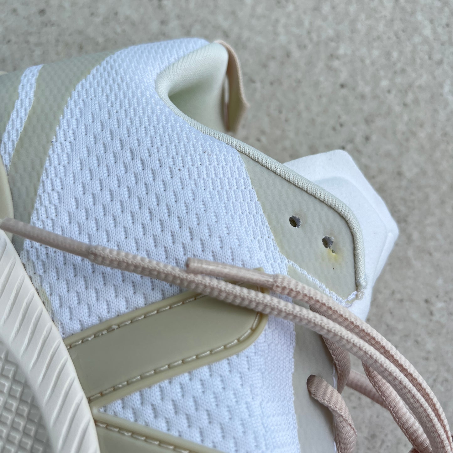 Veja Impala Sneaker in Eggshell Pierre