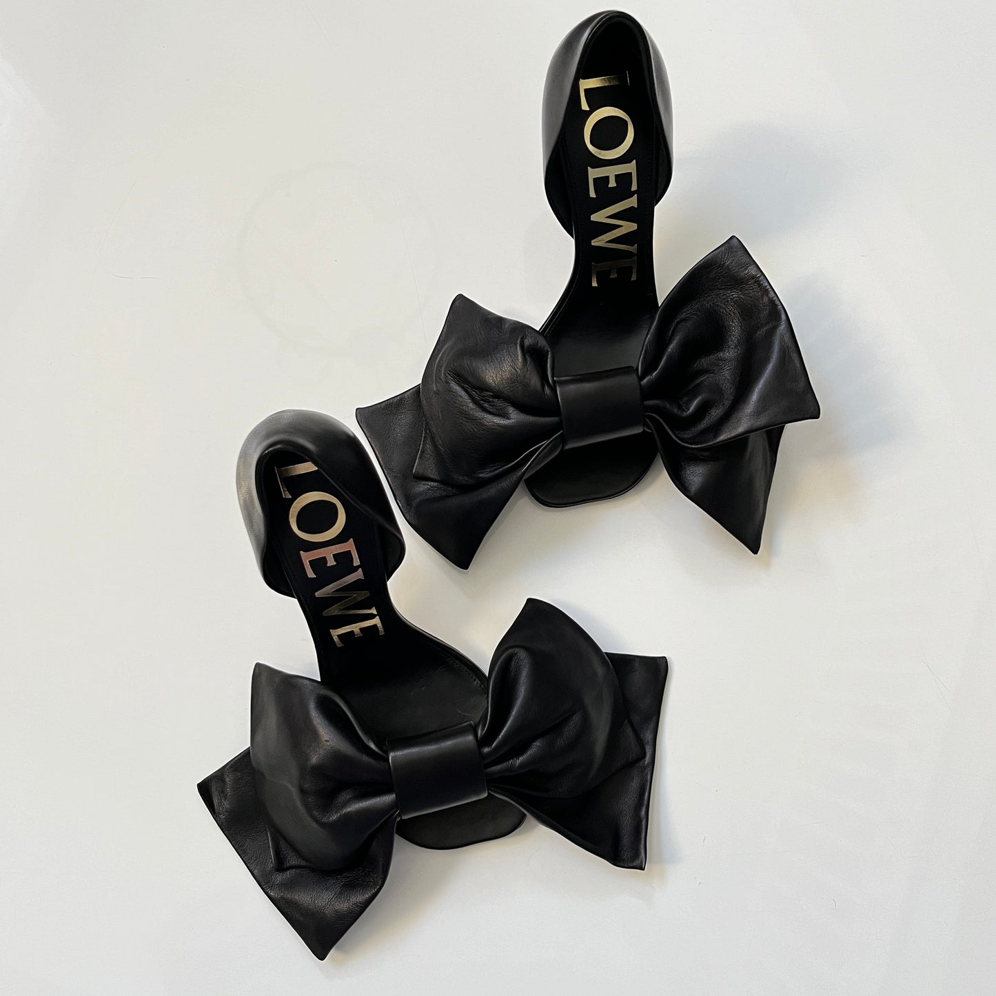 Loewe Toy Bow 90 Pump in Black