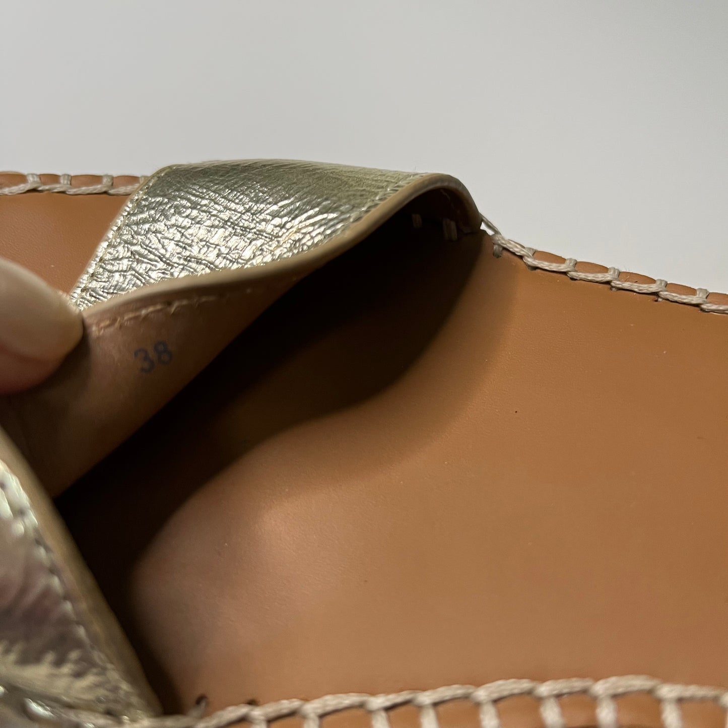 See By Chloe Glyn Sandal in Light Gold 38