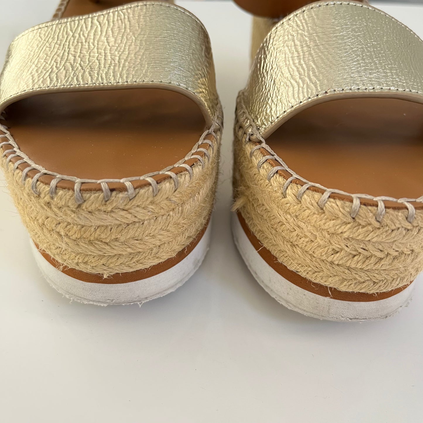See By Chloe Glyn Sandal in Light Gold 38