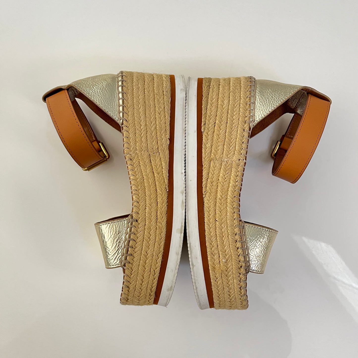 See By Chloe Glyn Sandal in Light Gold 38