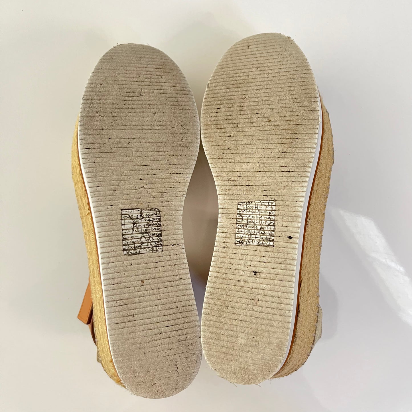 See By Chloe Glyn Sandal in Light Gold 38