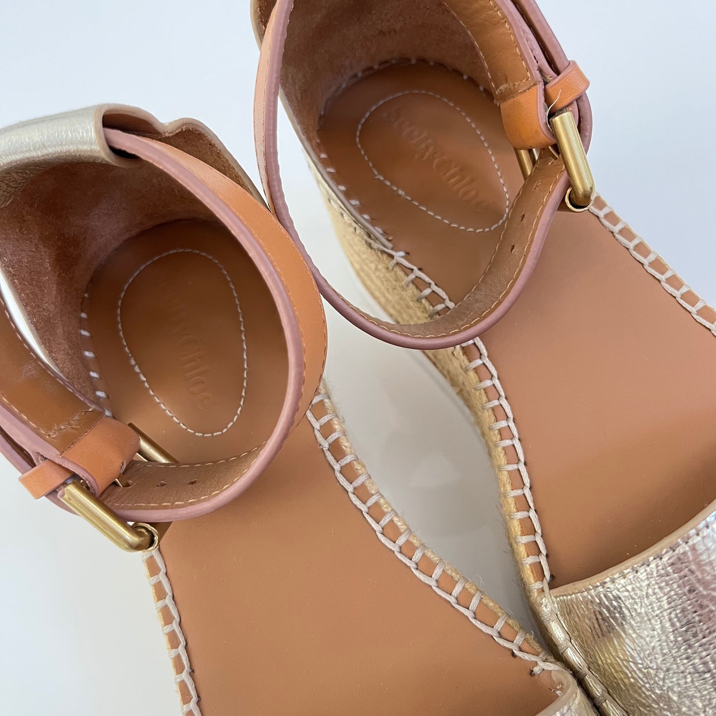 See By Chloe Glyn Sandal in Light Gold 38