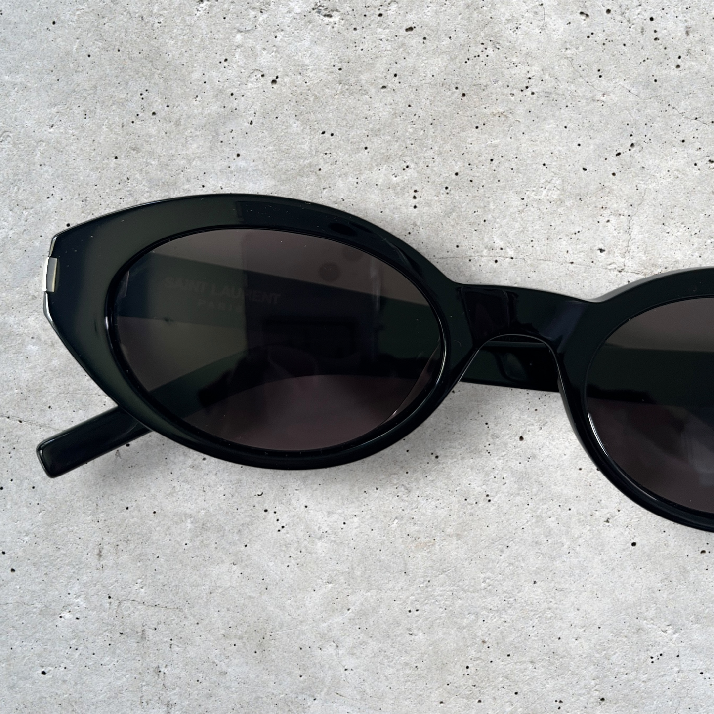 Saint Laurent Oval Sunglasses in Black