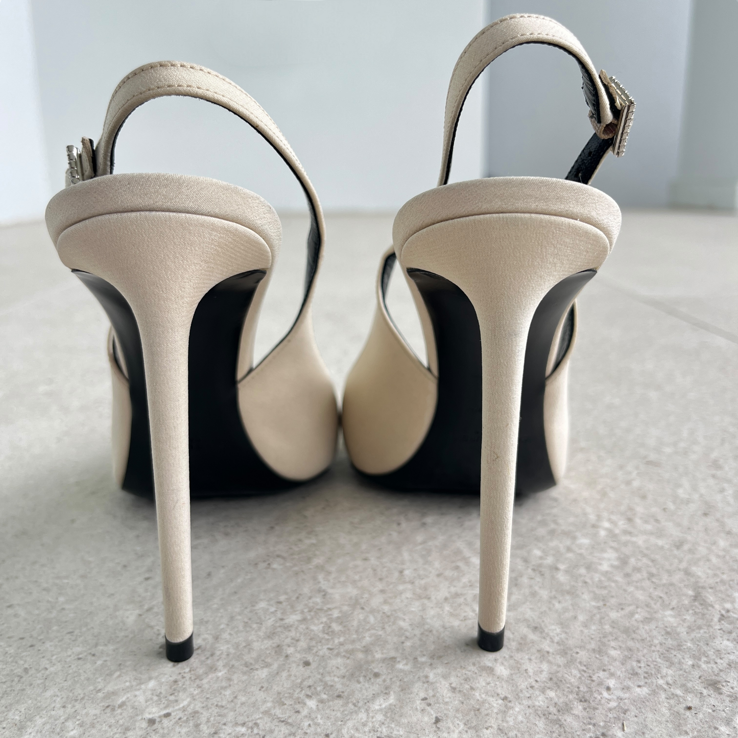 Saint Laurent Zoe Slingback Pump in Pale Sand