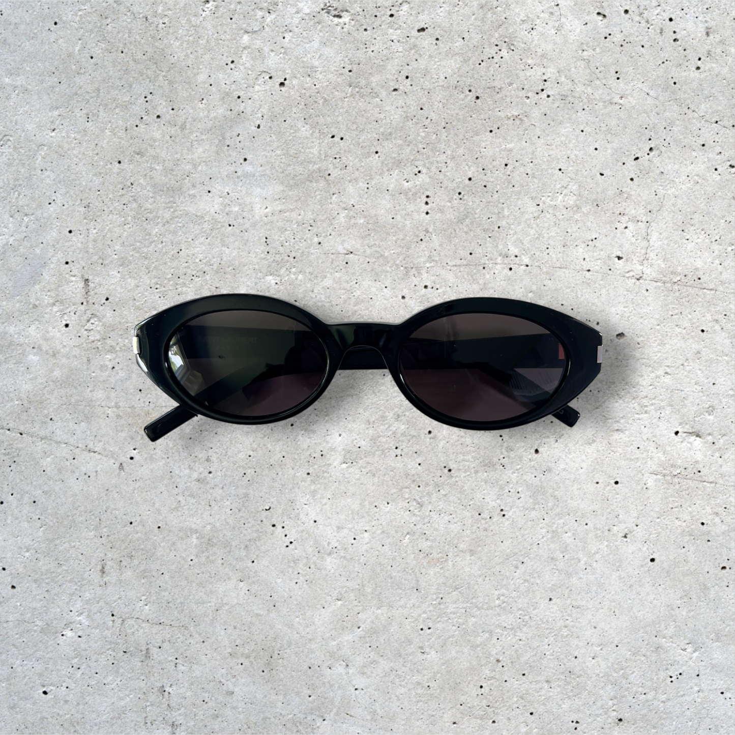Saint Laurent Oval Sunglasses in Black
