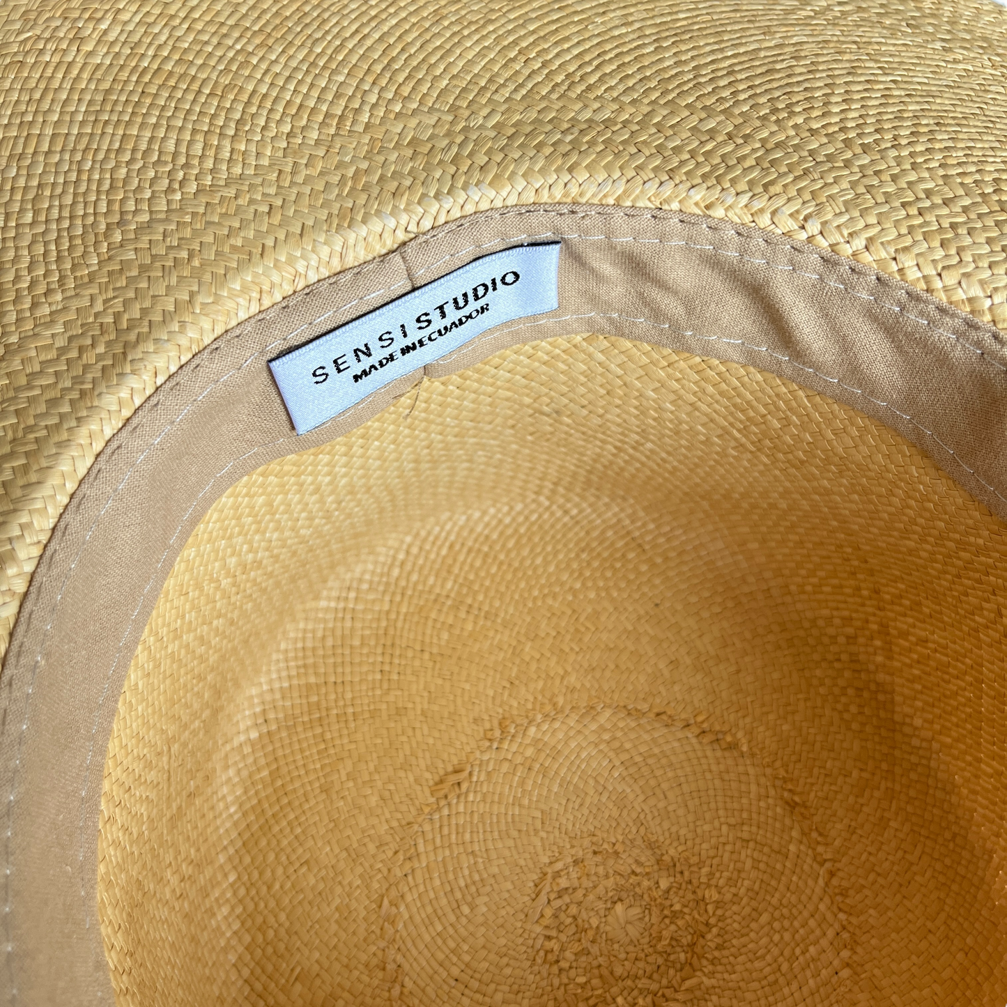 SENSI STUDIO Cordovez Hat with Seashells in Beige & Cream