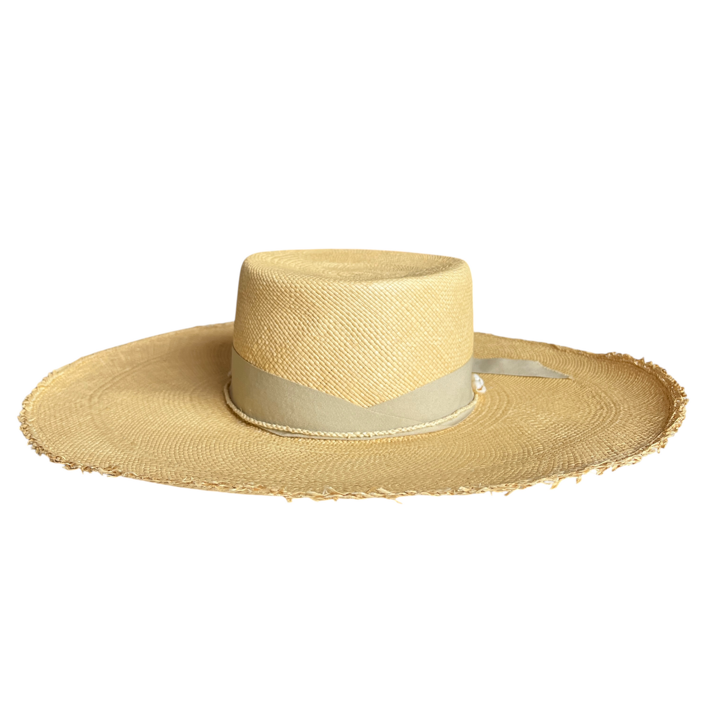 SENSI STUDIO Cordovez Hat with Seashells in Beige & Cream