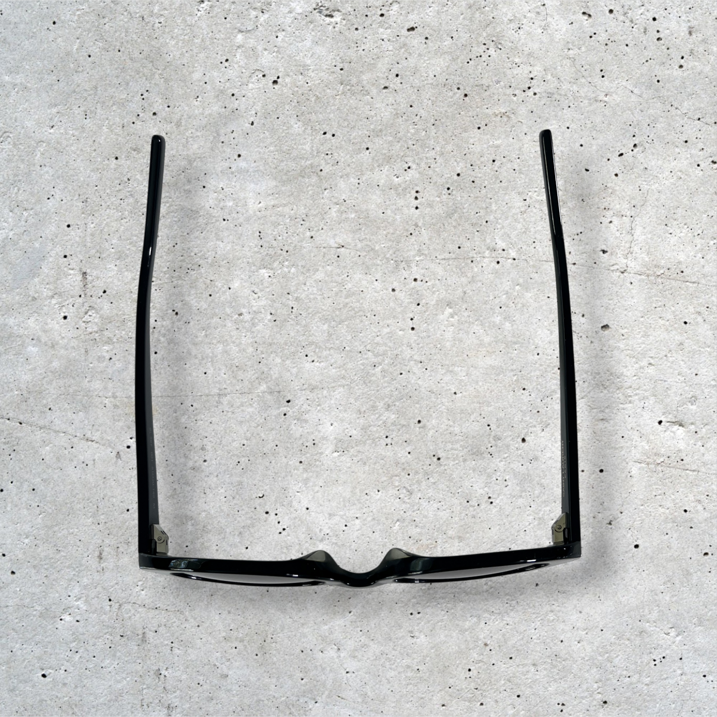 Saint Laurent Oval Sunglasses in Black