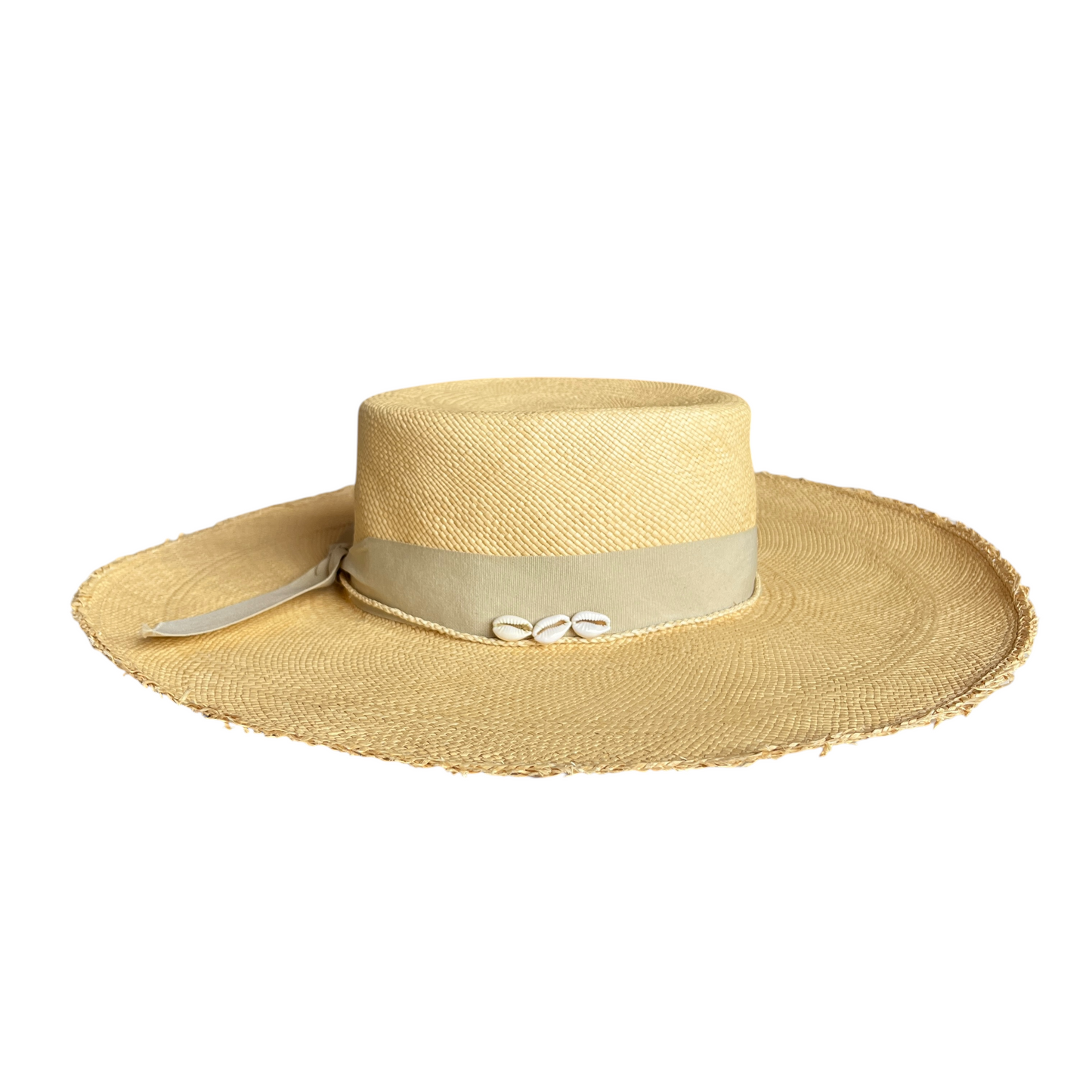 SENSI STUDIO Cordovez Hat with Seashells in Beige & Cream