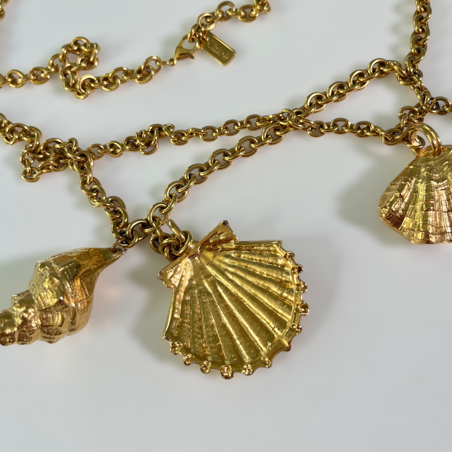 Chloe Shells Belt in Vintage Gold