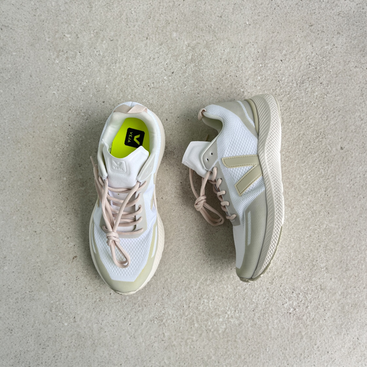 Veja Impala Sneaker in Eggshell Pierre