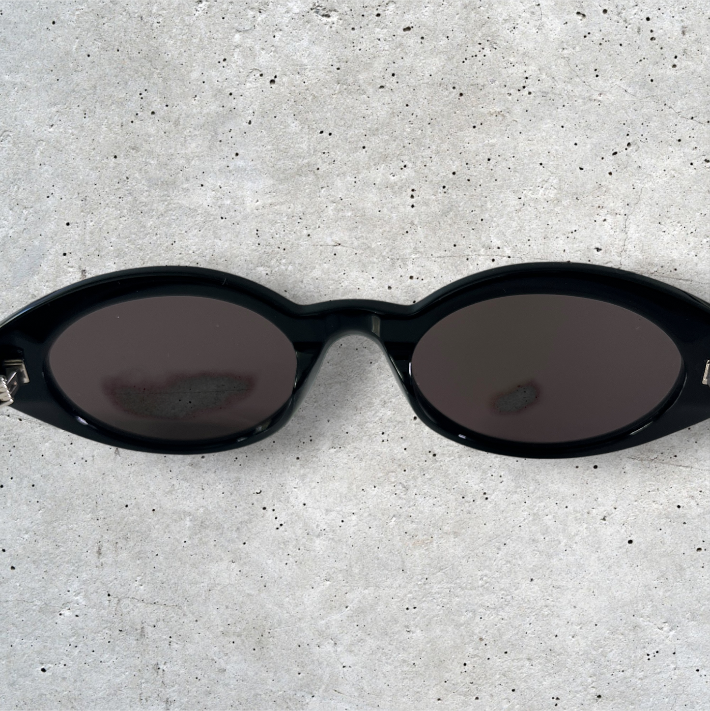 Saint Laurent Oval Sunglasses in Black