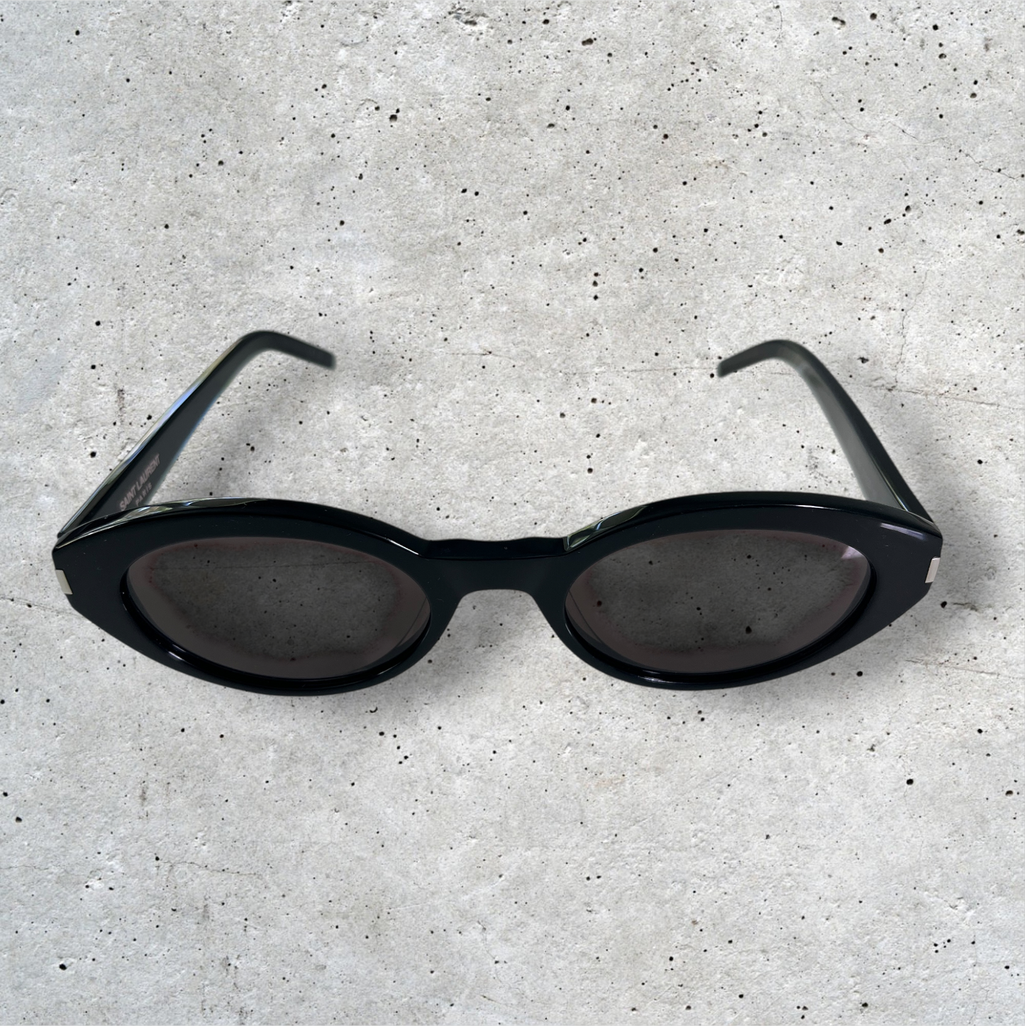 Saint Laurent Oval Sunglasses in Black