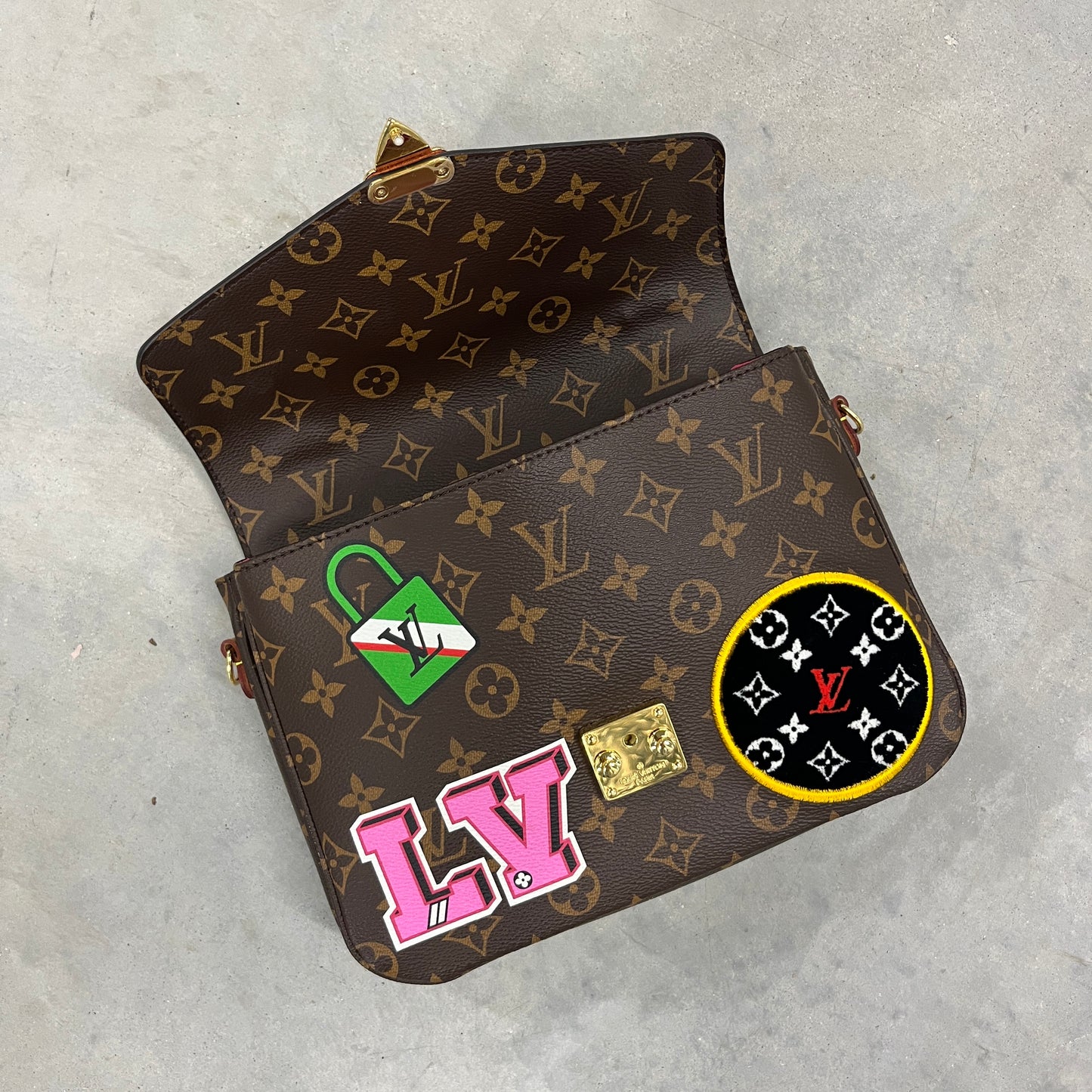 Louis Vuitton Monogram Patches Pochette Metis
