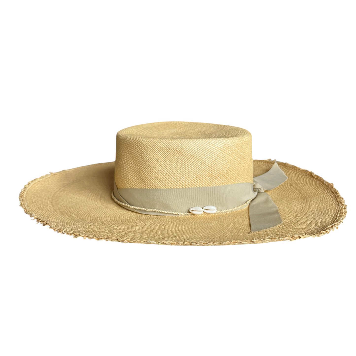 SENSI STUDIO Cordovez Hat with Seashells in Beige & Cream
